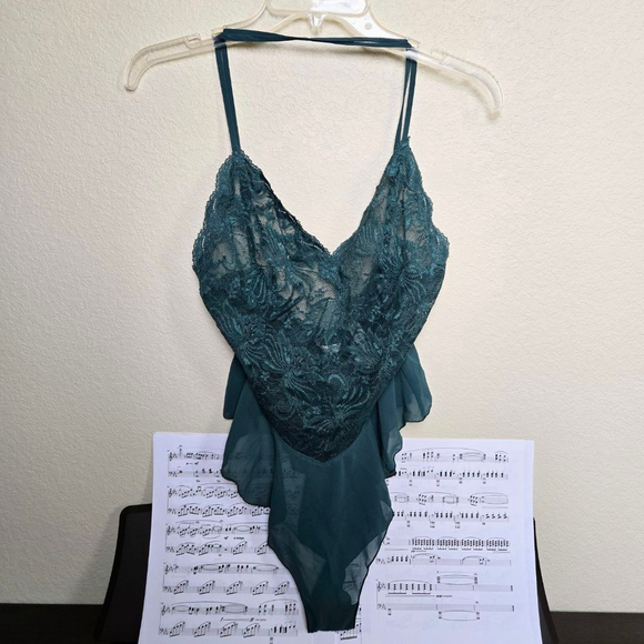 Y2K NWT Vintage Victoria's Secret Green Lace Bodysuit Teddy Lingerie M - Picture 1 of 8